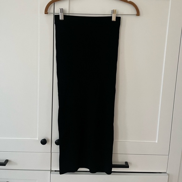 SOLD Michael Kors black midi skirt size XXS - Picture 2 of 5